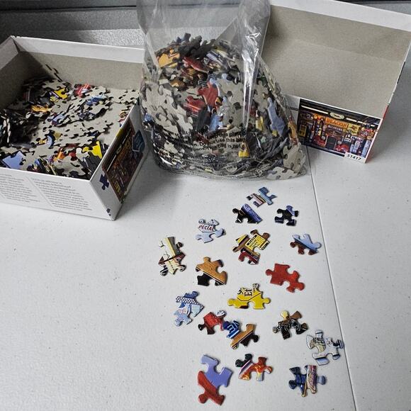 MasterPieces Wheels  750 Piece Puzzle Called At Your Service 24 in x 18 in - Picture 8 of 8
